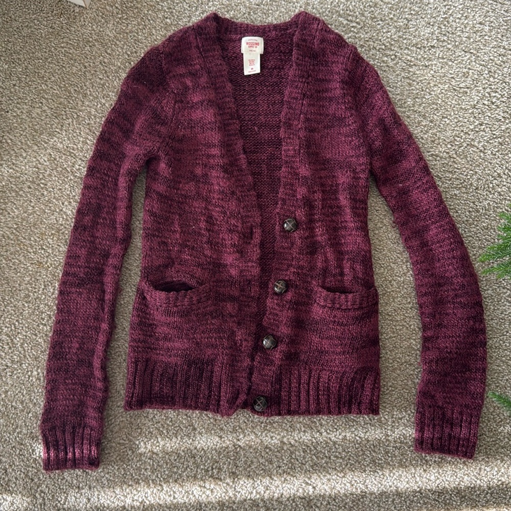 Mossimo Supply Co women’s burgundy cardigan w/ wooden buttons size medium
